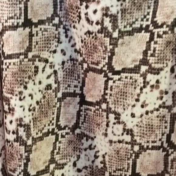 Banana republic snakeskin silky skirt - Picture 3 of 5